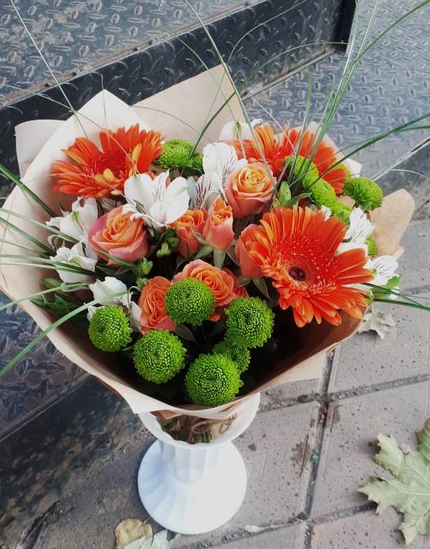 Букет цветов из: Герберы, Хризантемы, Альстромерии и Розы в Петровке Республика Крым