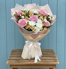 Букет цветов из:  Гвоздики, Орхидеи и Розы #REPLACE_PRED# Петровке Республика Крым