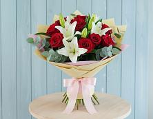 Букет цветов из:  Лилии и Розы #REPLACE_PRED# Петровке Республика Крым