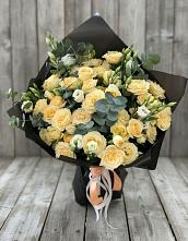 Букет цветов из:  Розы и Лизиантусы в Петровке Республика Крым