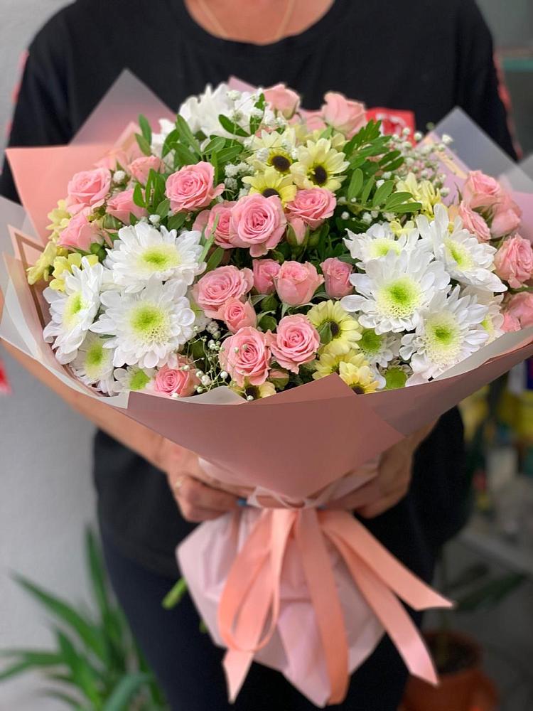 Букет цветов из: Розы и Хризантемы в Петровке Республика Крым