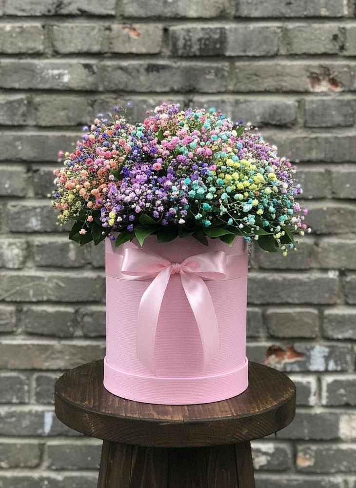 Цветочная композиция из Гипсофила и Розы в шляпной коробке в Петровке Республика Крым