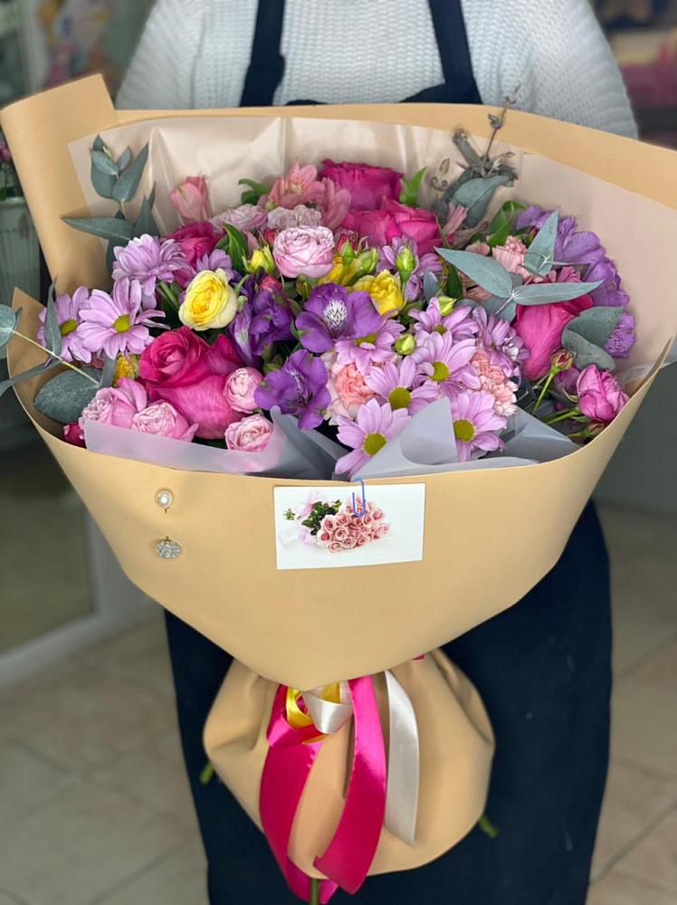 Букет цветов из: Хризантемы, Гвоздики и Альстромерии в Петровке Республика Крым