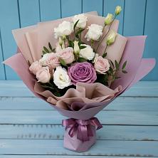 Букет цветов из:  Розы и Лизиантусы в Петровке Республика Крым