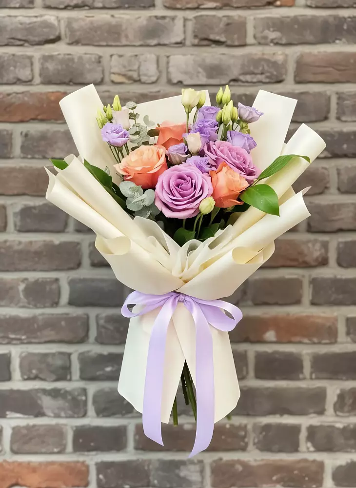 Букет цветов из: Лизиантусы и Розы в Петровке Республика Крым