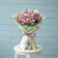 Букет цветов из:  Орхидеи и Розы в Петровке Республика Крым