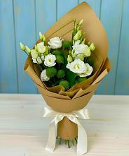 Букет цветов из:  Хризантемы и Лизиантусы в Петровке Республика Крым