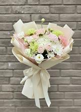 Букет цветов из:  Гвоздики, Розы, Лизиантусы и Хризантемы #REPLACE_PRED# Петровке Республика Крым