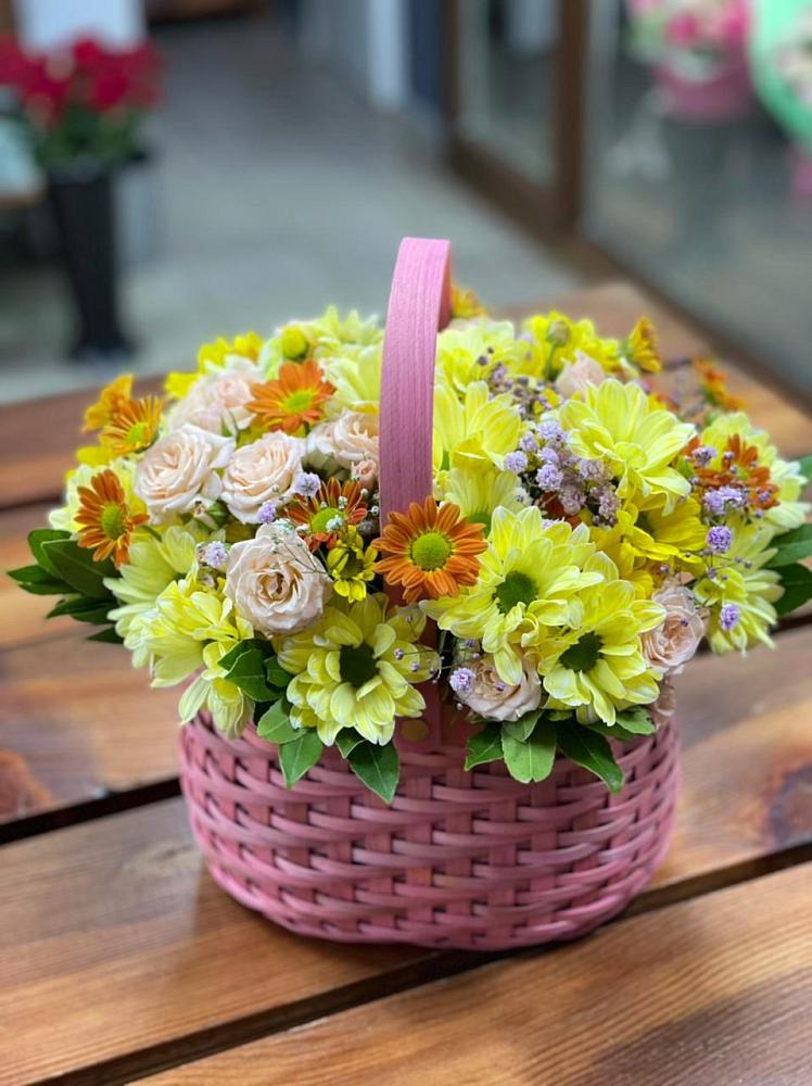 Цветочная композиция из Хризантемы и Розы в корзине в Петровке Республика Крым