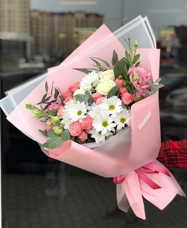 Букет цветов из: Розы, Лизиантусы и Хризантемы в Петровке Республика Крым
